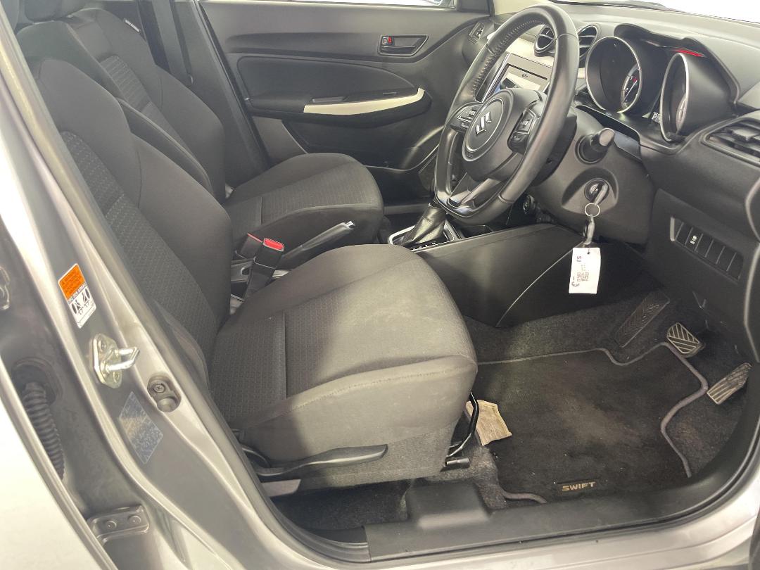 Photo '16' of Suzuki Swift