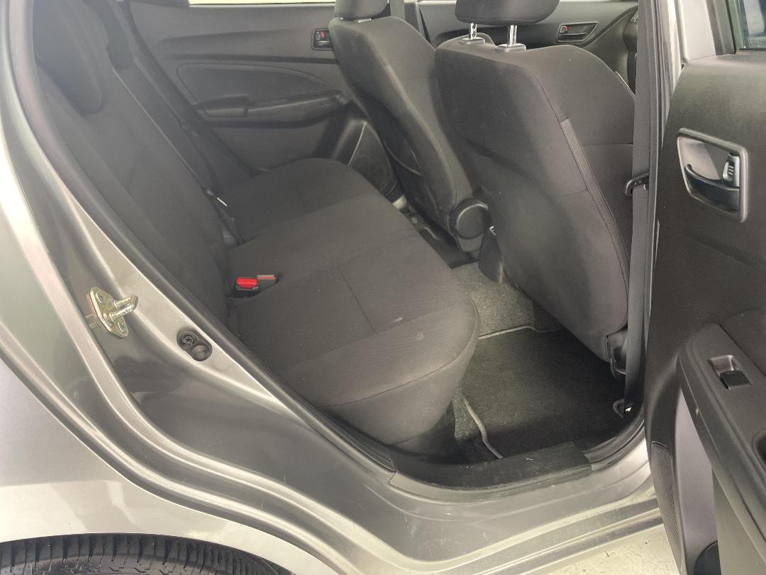 Photo '20' of Suzuki Swift