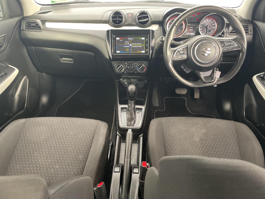 Photo '17' of Suzuki Swift