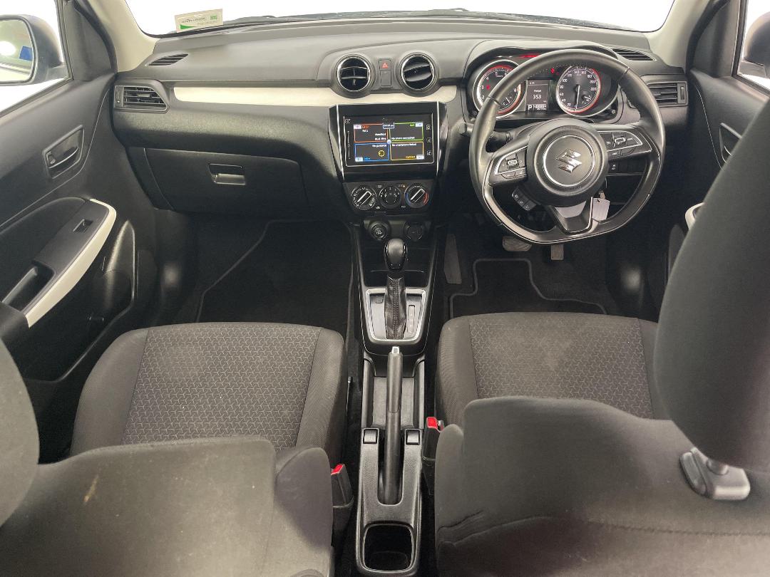 Photo '18' of Suzuki Swift