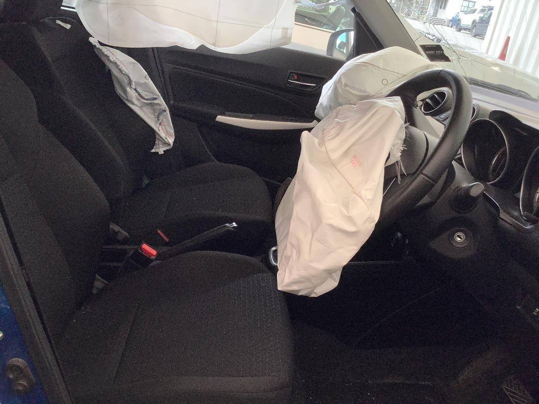 Photo '12' of Suzuki Swift GLX Hybrid Photo '12' of Suzuki Swift GLX Hybrid