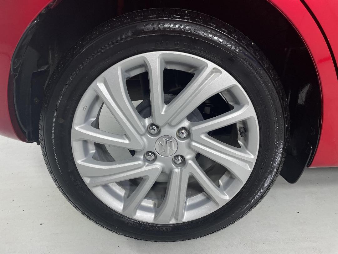 Photo '12' of Suzuki Swift