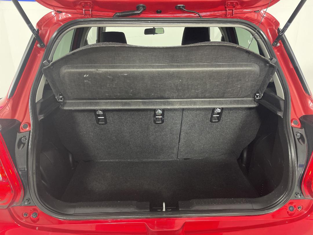 Photo '14' of Suzuki Swift