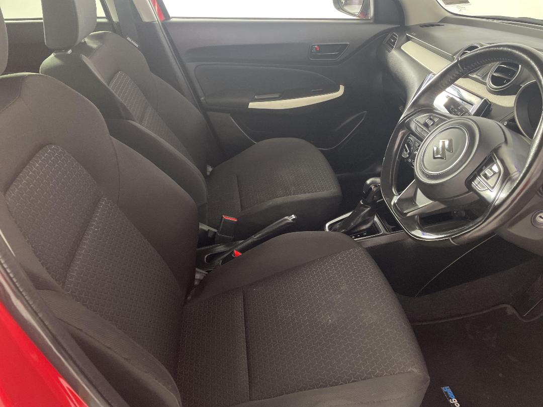 Photo '16' of Suzuki Swift