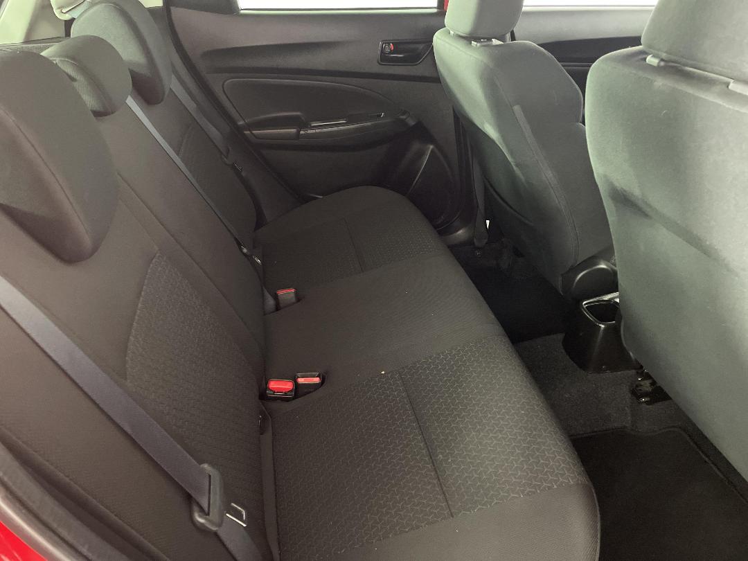 Photo '20' of Suzuki Swift