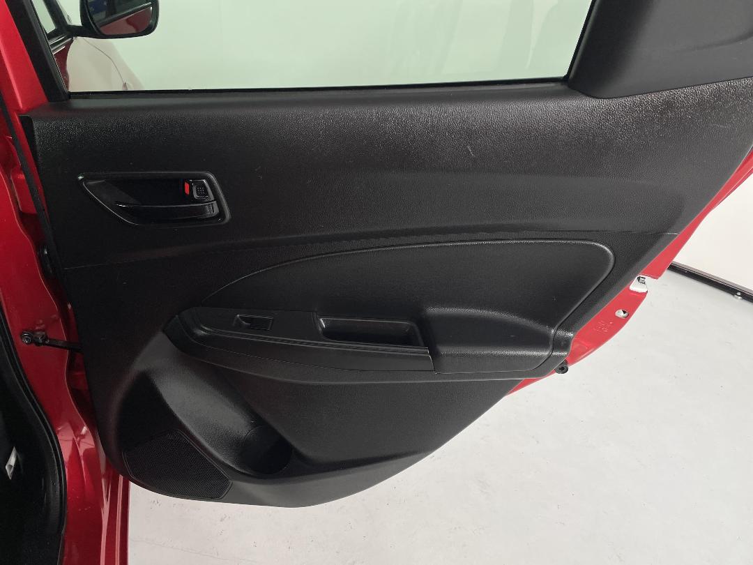 Photo '19' of Suzuki Swift