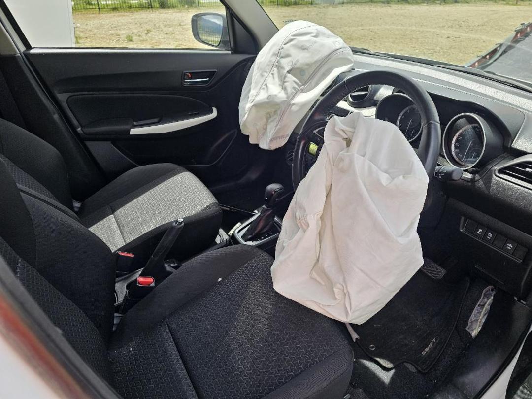 Photo '14' of Suzuki Swift GLX Hybrid Photo '14' of Suzuki Swift GLX Hybrid