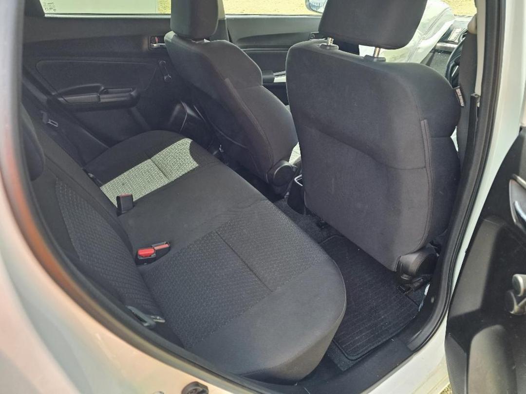 Photo '15' of Suzuki Swift GLX Hybrid Photo '15' of Suzuki Swift GLX Hybrid