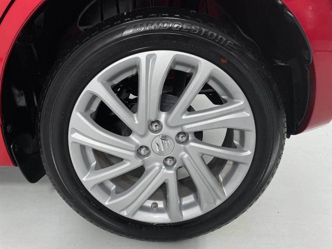 Photo '11' of Suzuki Swift