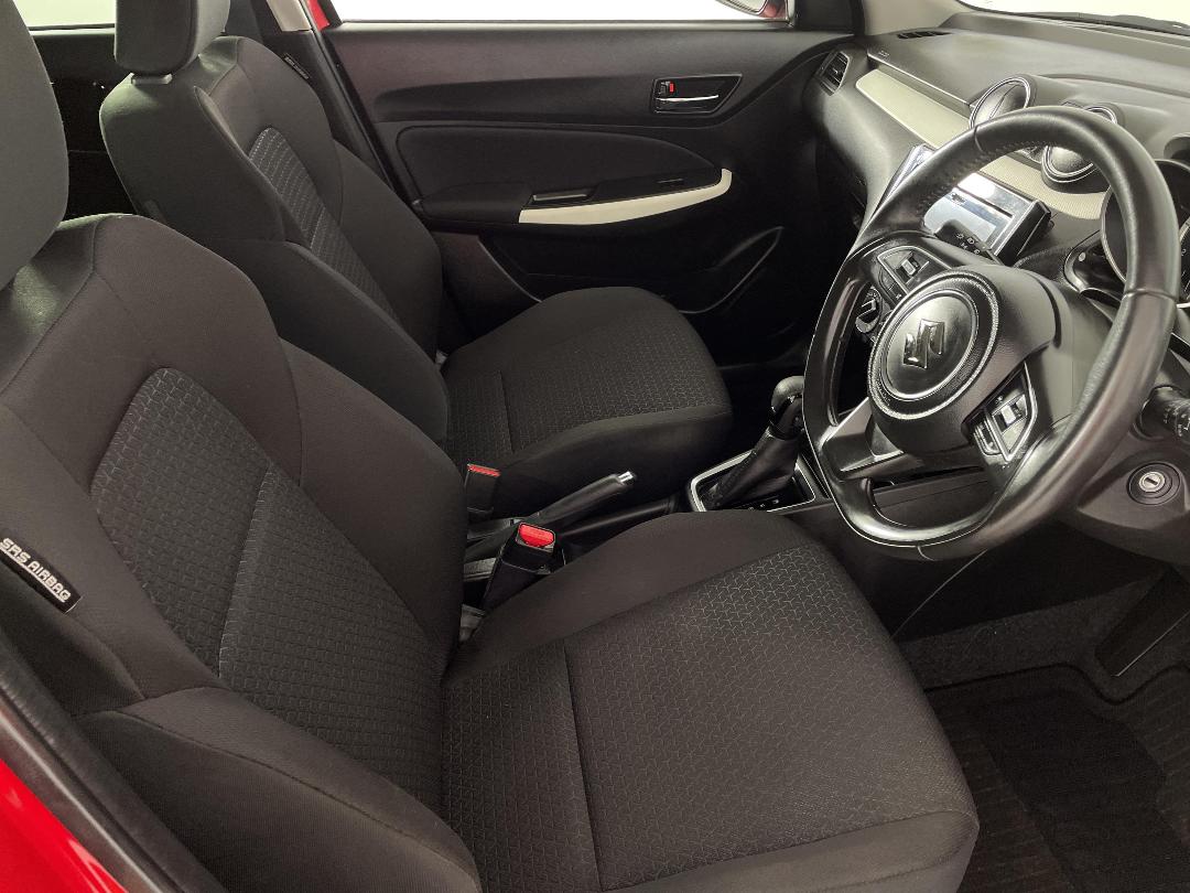 Photo '16' of Suzuki Swift