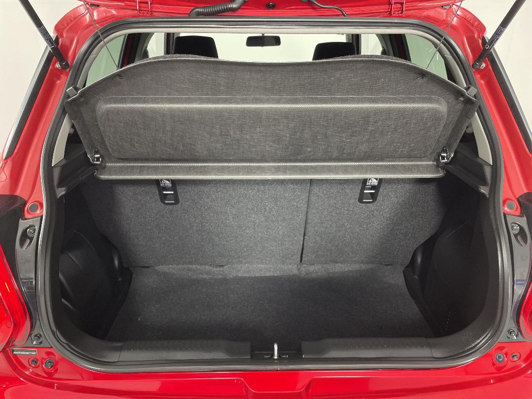 Photo '14' of Suzuki Swift