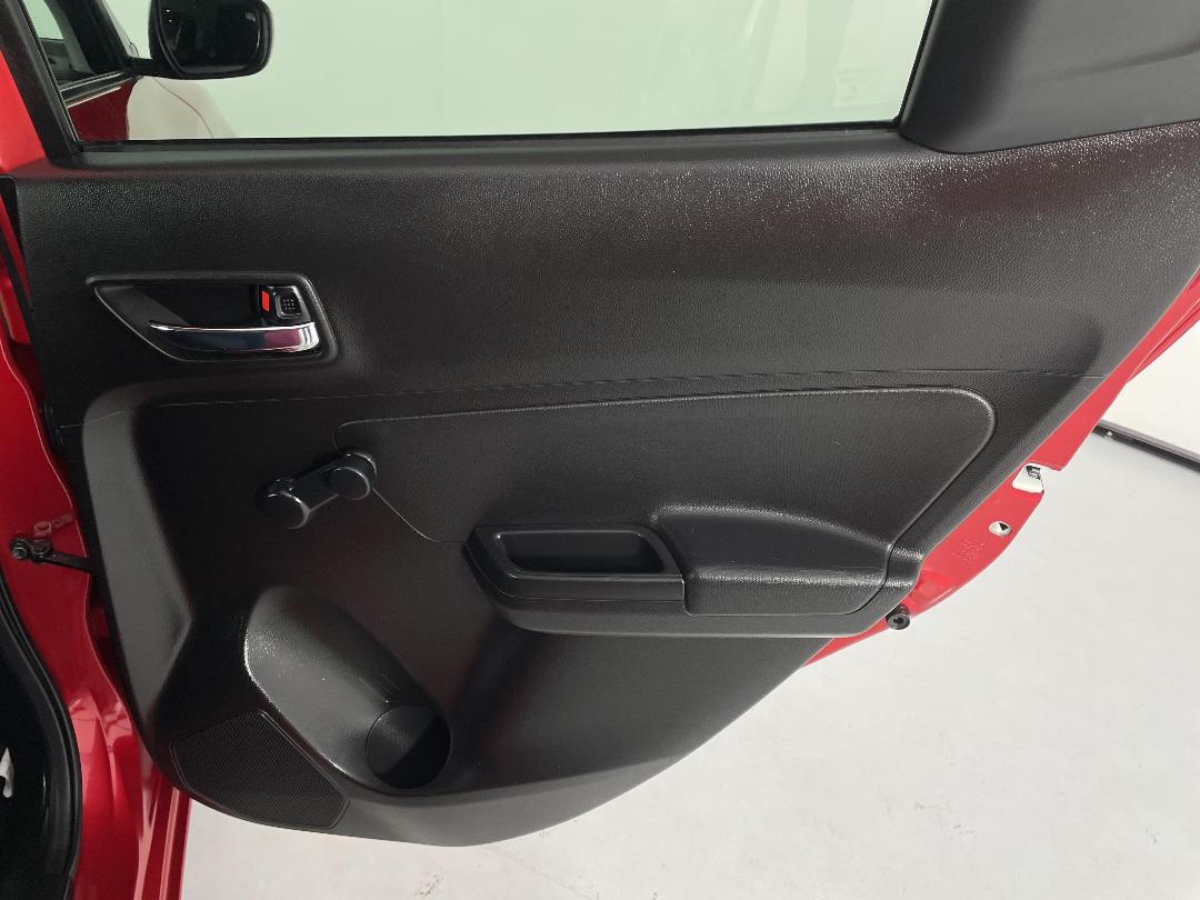 Photo '19' of Suzuki Swift