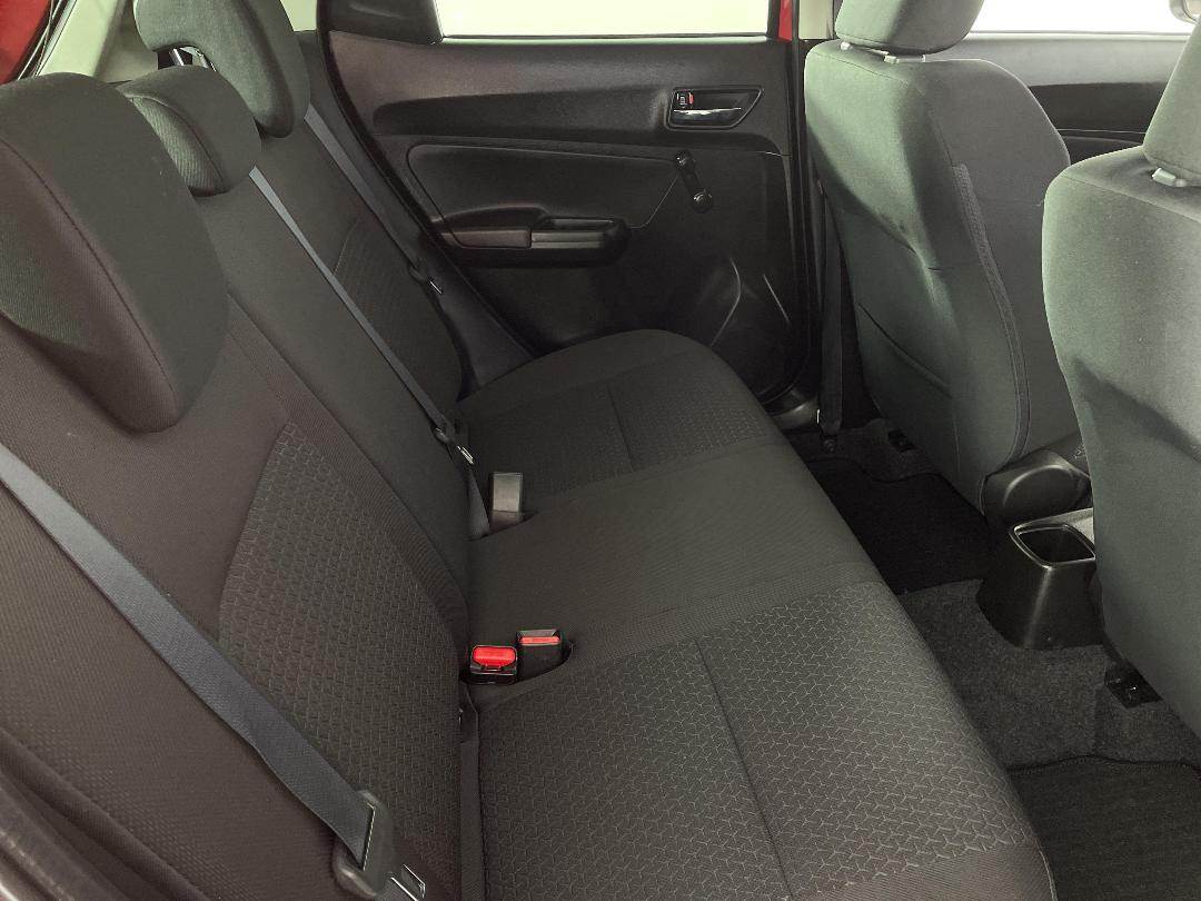 Photo '20' of Suzuki Swift