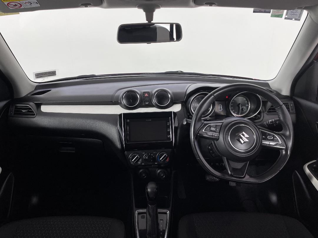 Photo '17' of Suzuki Swift