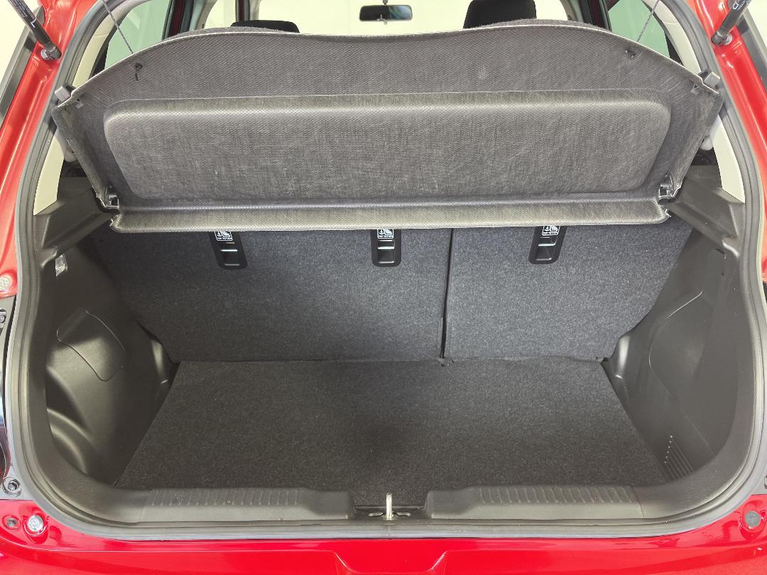 Photo '14' of Suzuki Swift