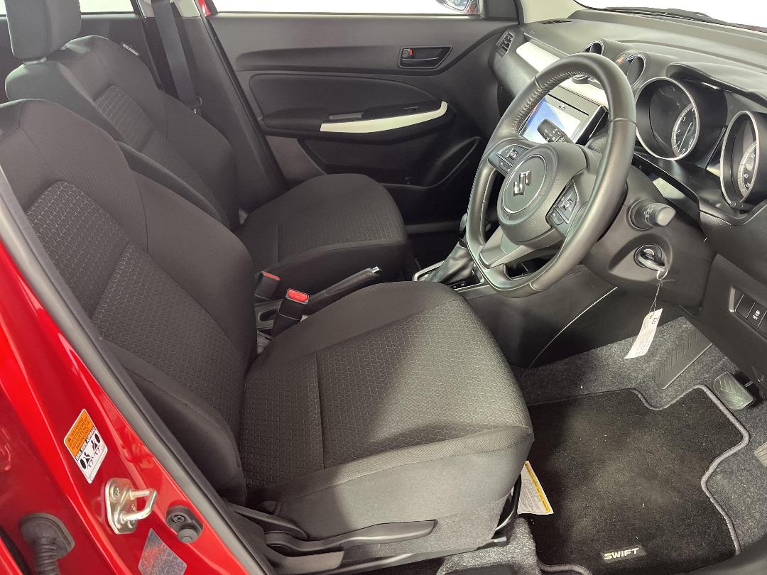 Photo '16' of Suzuki Swift