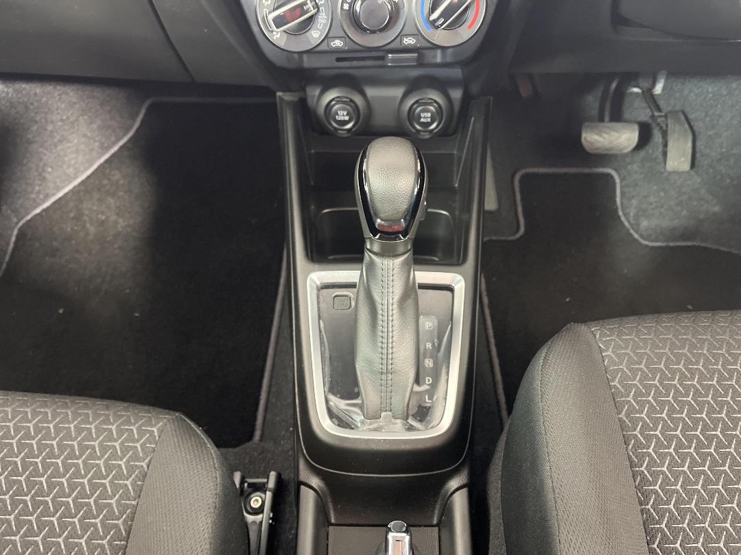 Photo '18' of Suzuki Swift