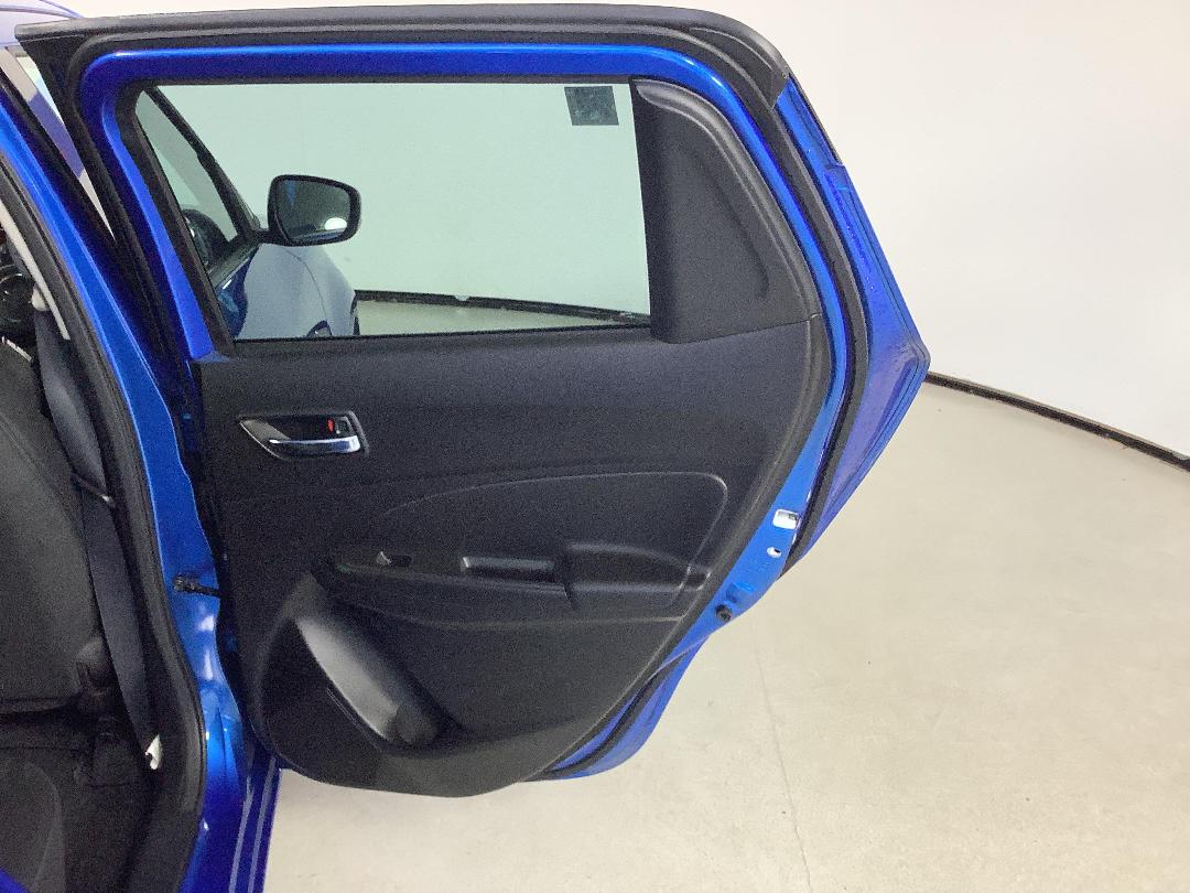 Photo '19' of Suzuki Swift