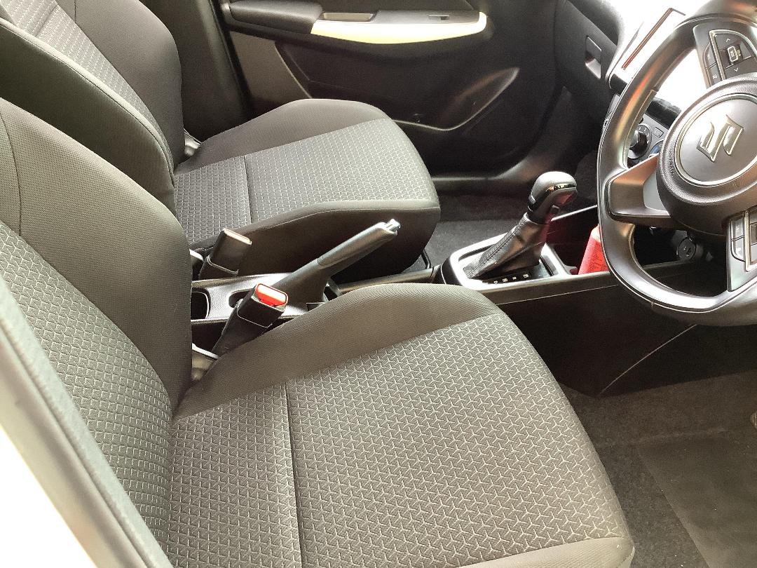 Photo '17' of Suzuki Swift GLX Hybrid Photo '17' of Suzuki Swift GLX Hybrid