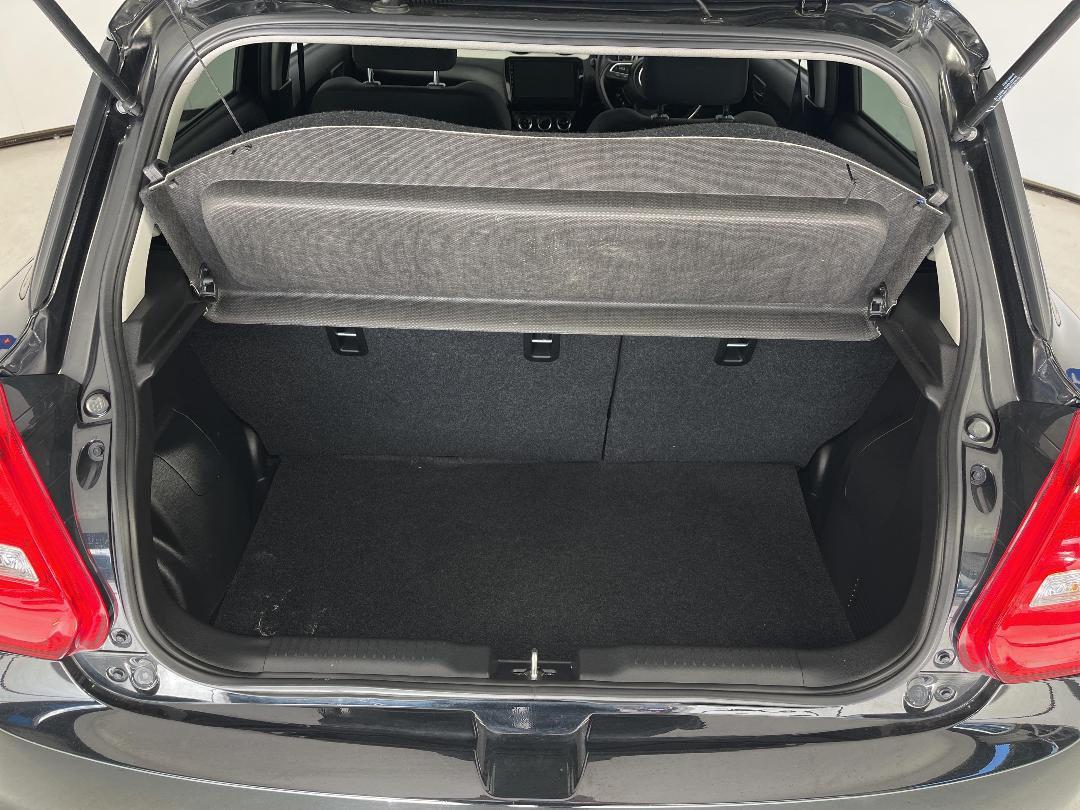 Photo '14' of Suzuki Swift