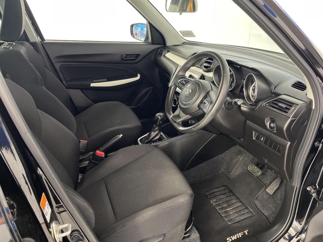 Photo '16' of Suzuki Swift