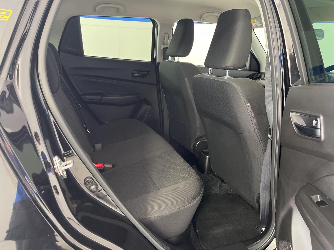 Photo '20' of Suzuki Swift