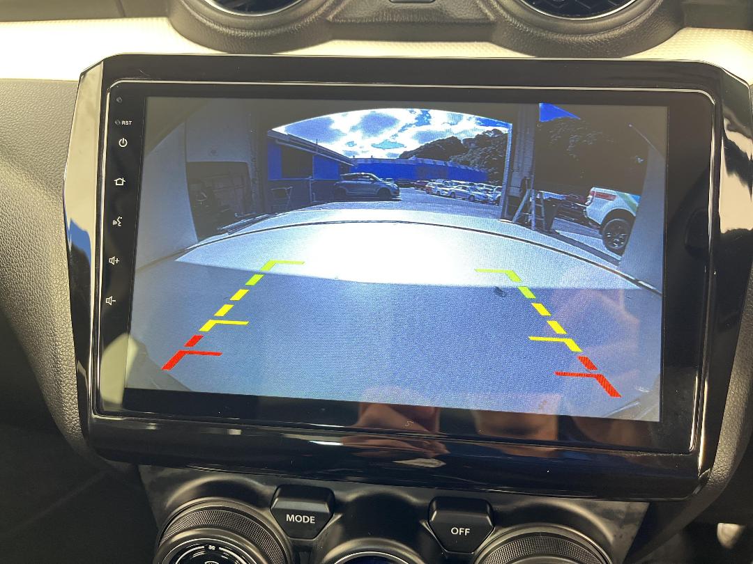 Photo '28' of Suzuki Swift