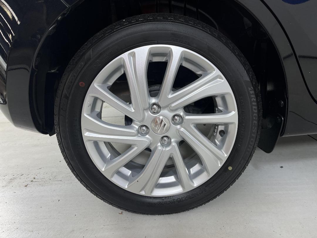 Photo '12' of Suzuki Swift