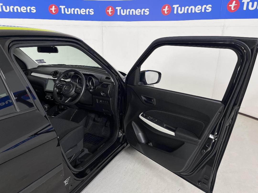 Photo '15' of Suzuki Swift