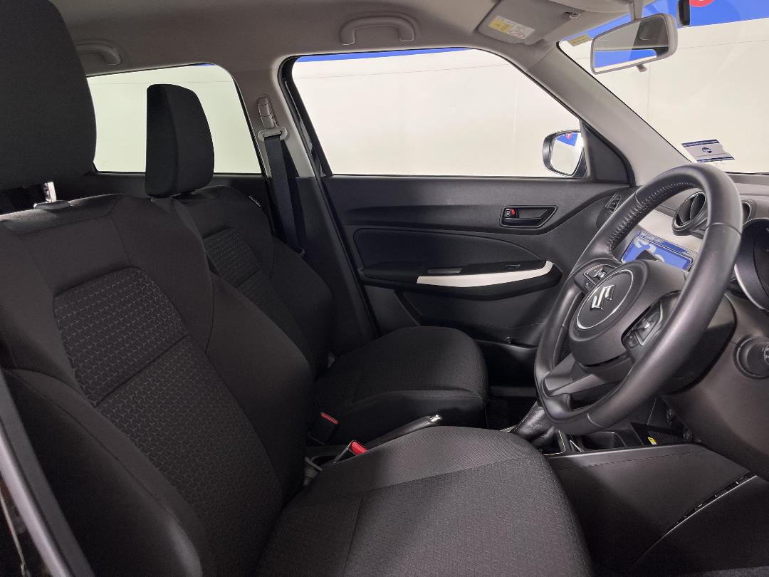 Photo '16' of Suzuki Swift