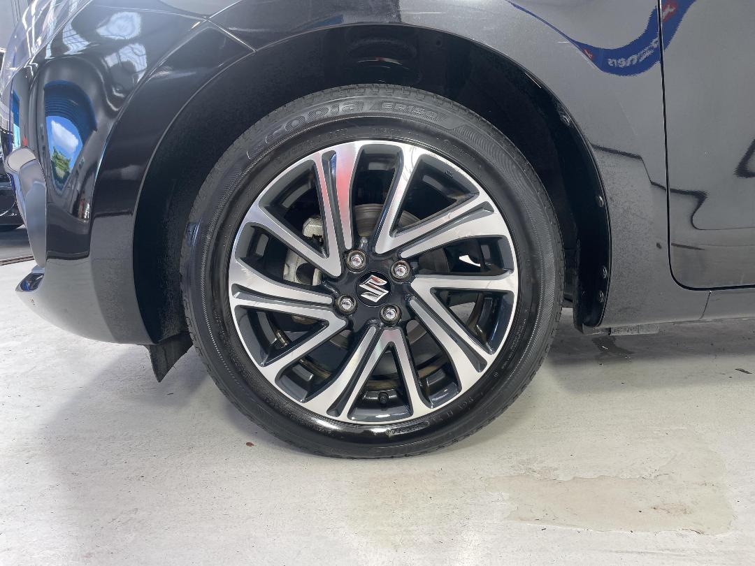 Photo '10' of Suzuki Swift