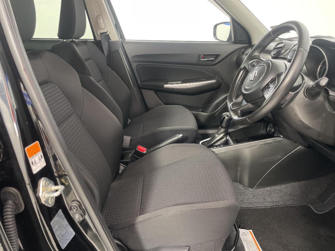 Photo '16' of Suzuki Swift