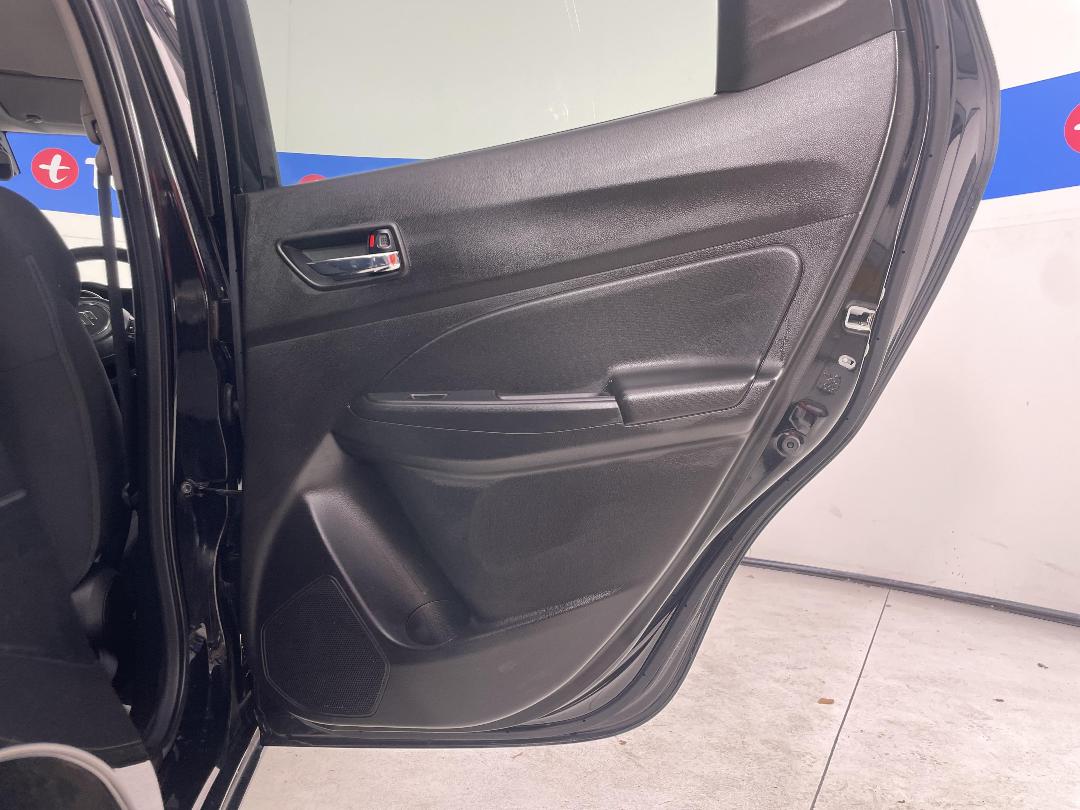 Photo '19' of Suzuki Swift