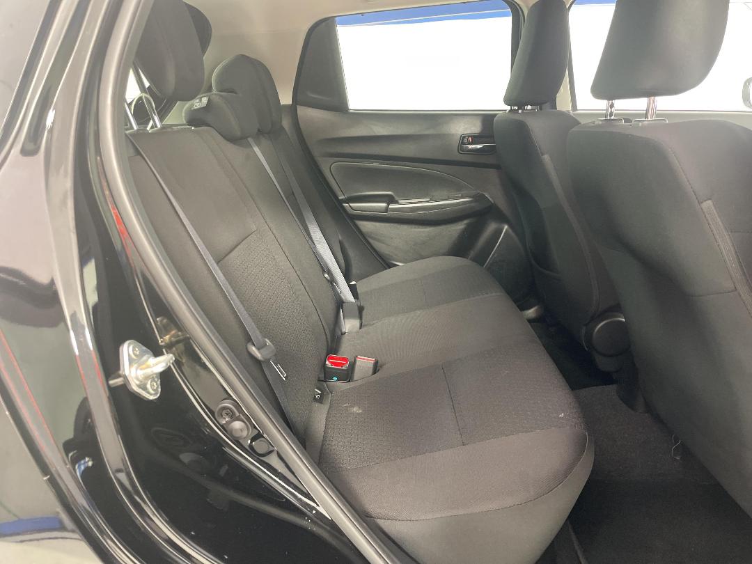 Photo '20' of Suzuki Swift