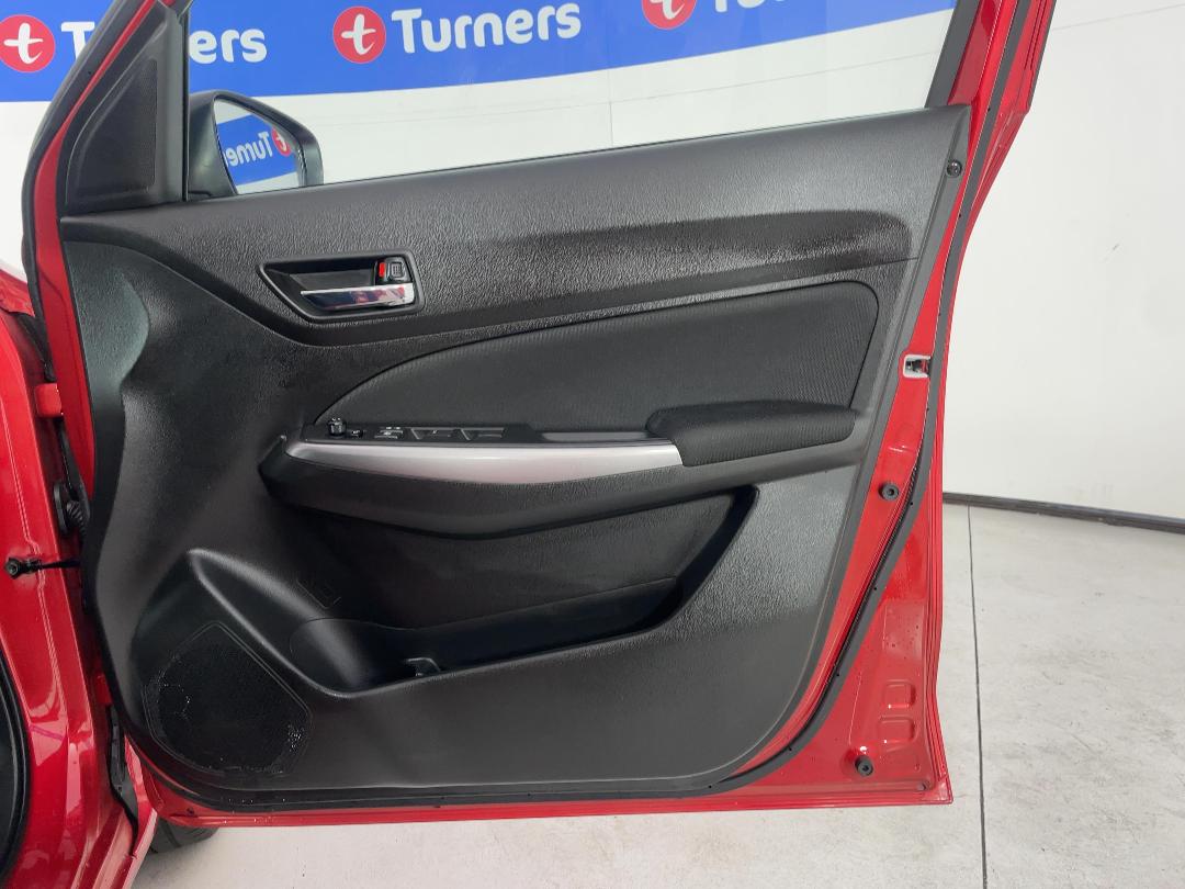 Photo '15' of Suzuki Swift Photo '15' of Suzuki Swift