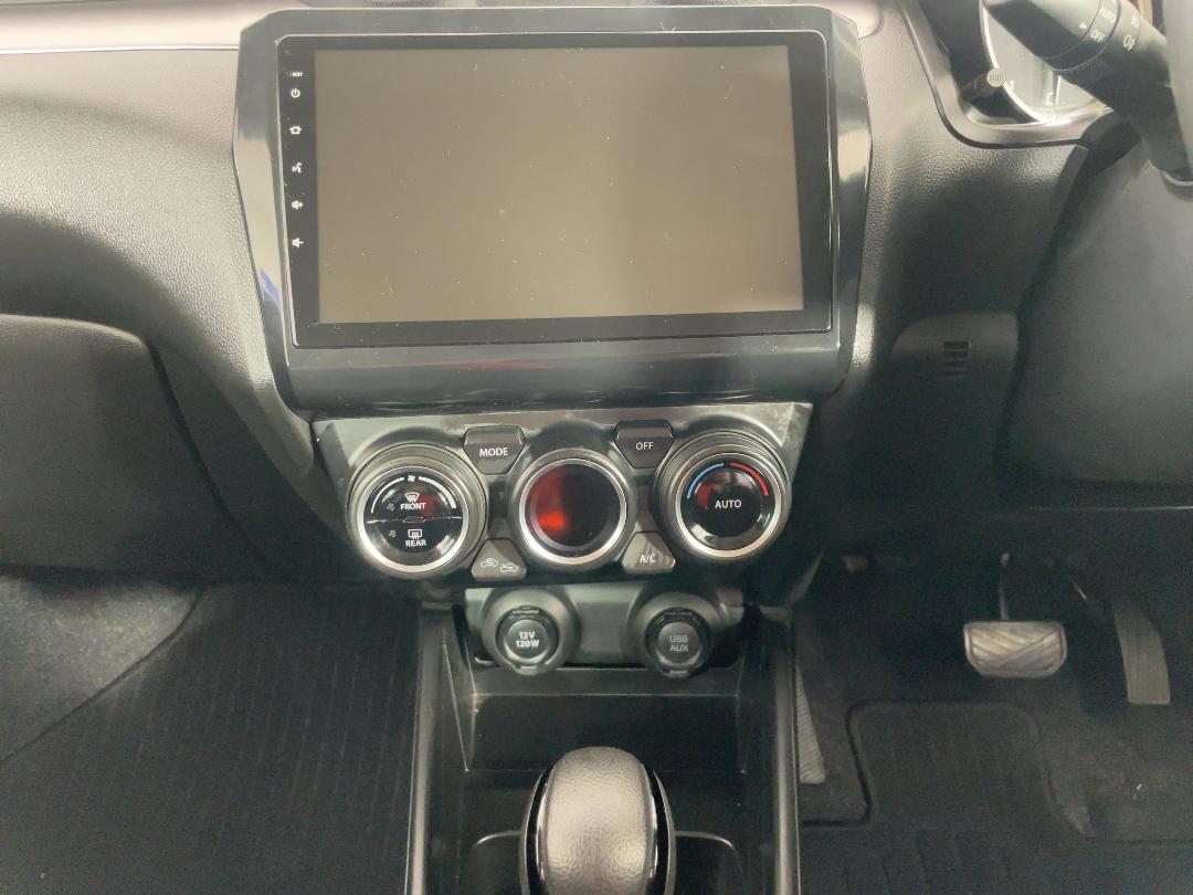 Photo '18' of Suzuki Swift Photo '18' of Suzuki Swift