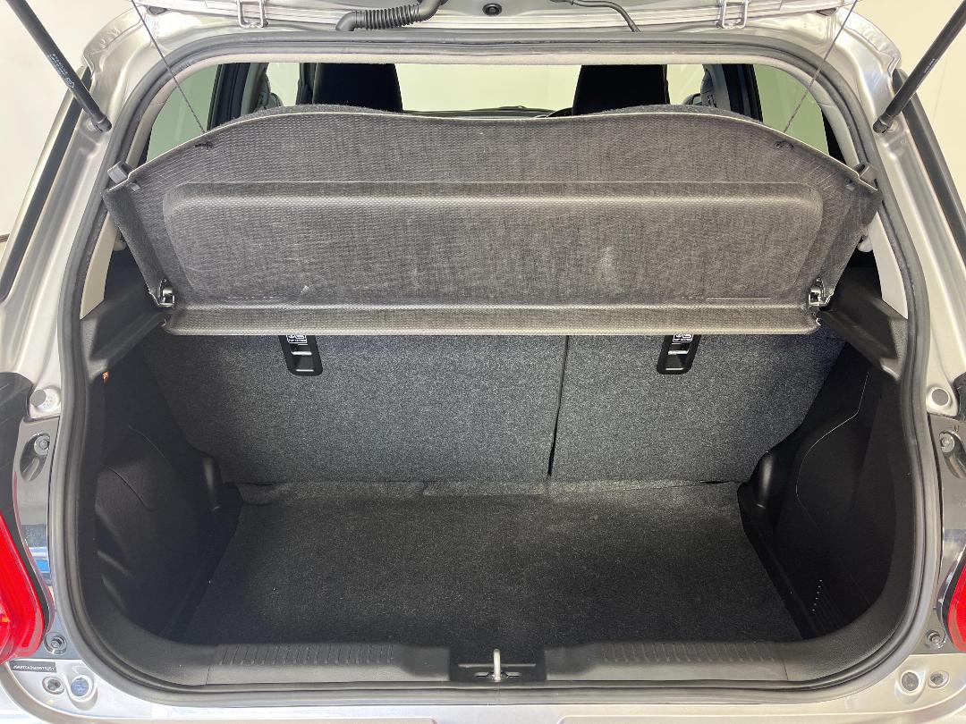 Photo '14' of Suzuki Swift Photo '14' of Suzuki Swift