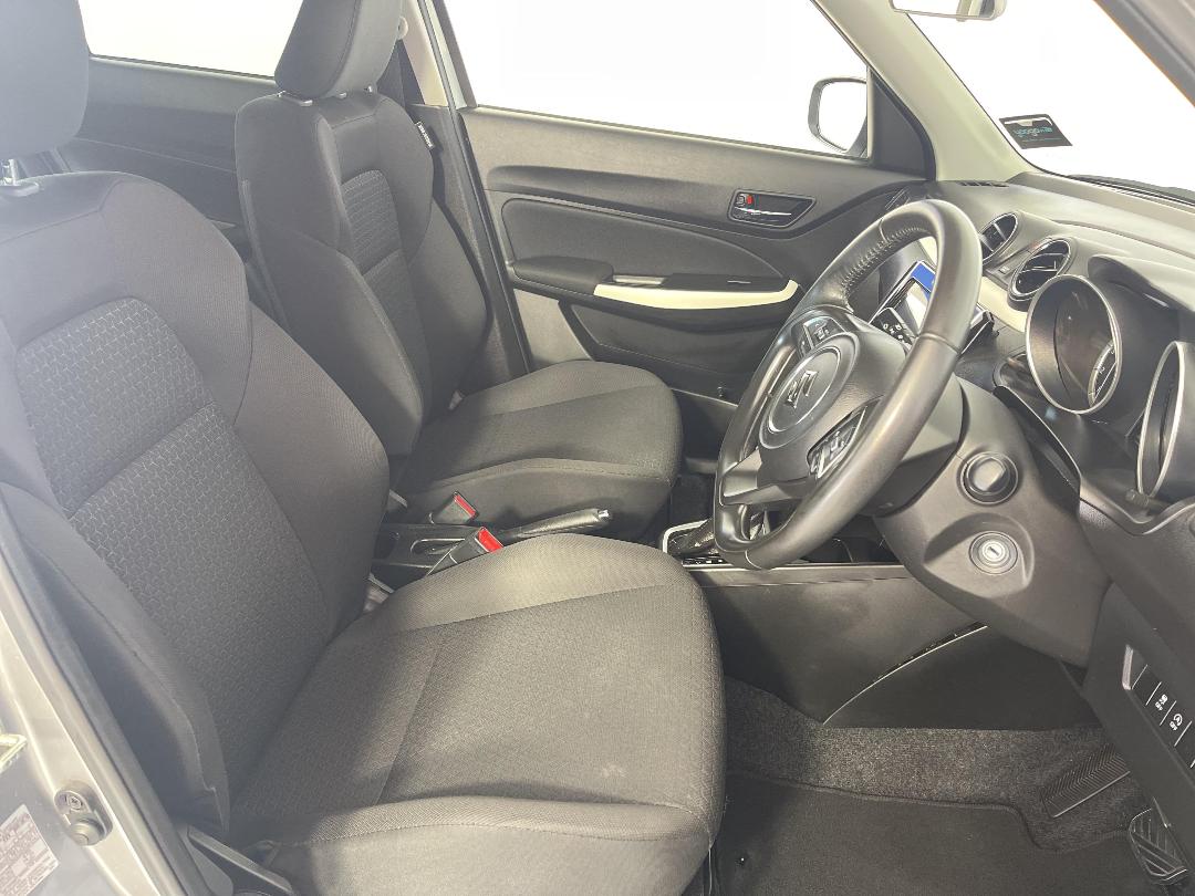 Photo '16' of Suzuki Swift Photo '16' of Suzuki Swift