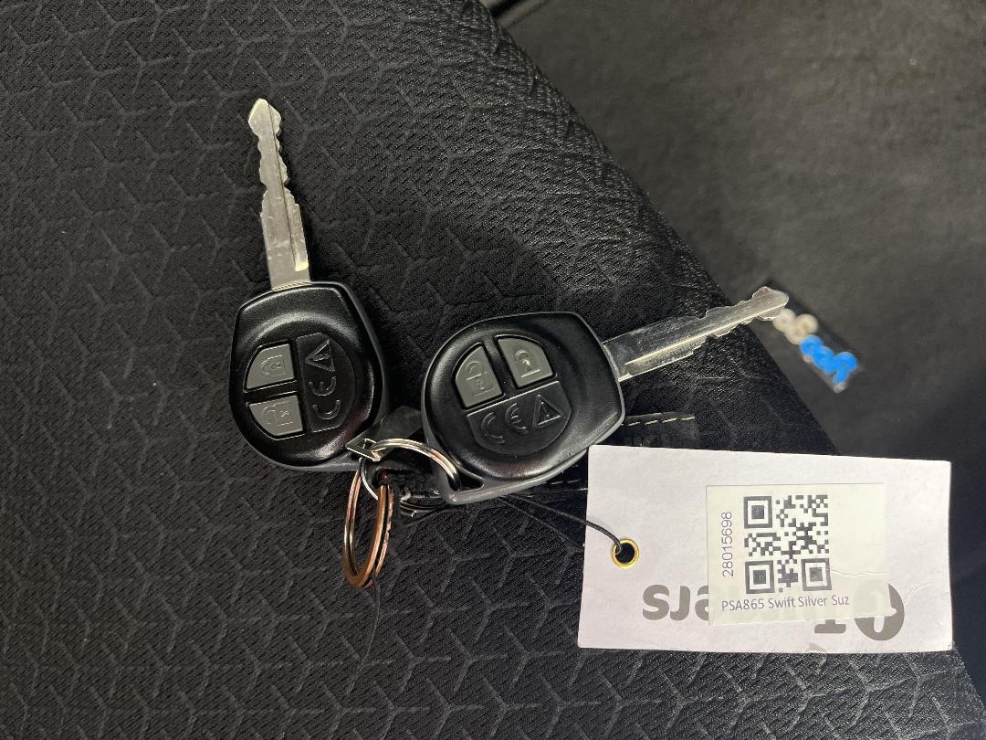 Photo '22' of Suzuki Swift Photo '22' of Suzuki Swift