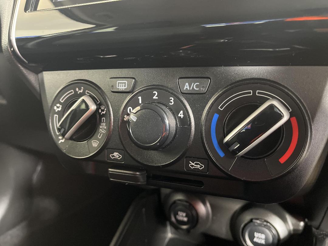 Photo '24' of Suzuki Swift Photo '24' of Suzuki Swift