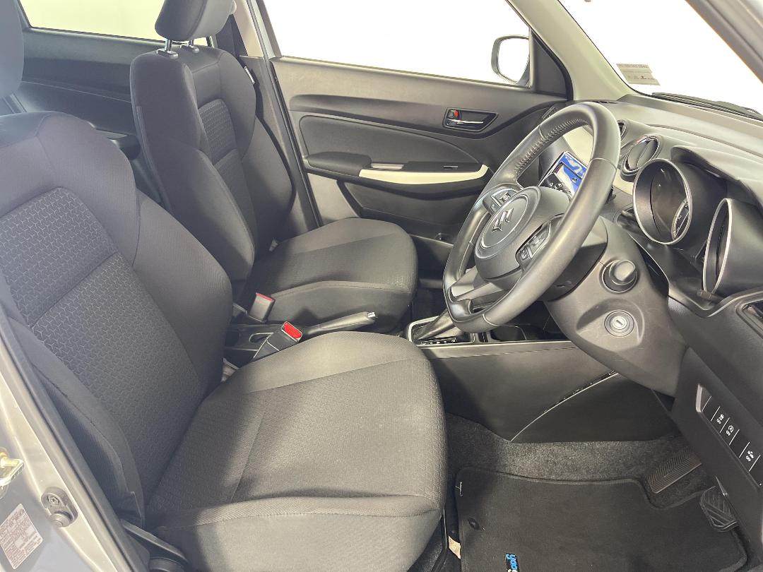 Photo '16' of Suzuki Swift