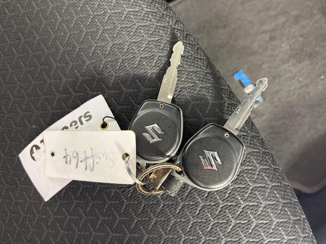 Photo '22' of Suzuki Swift