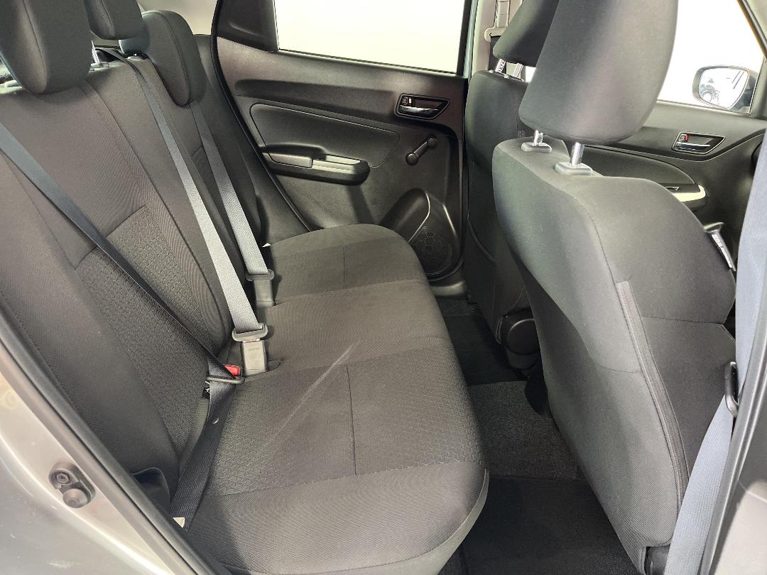 Photo '20' of Suzuki Swift