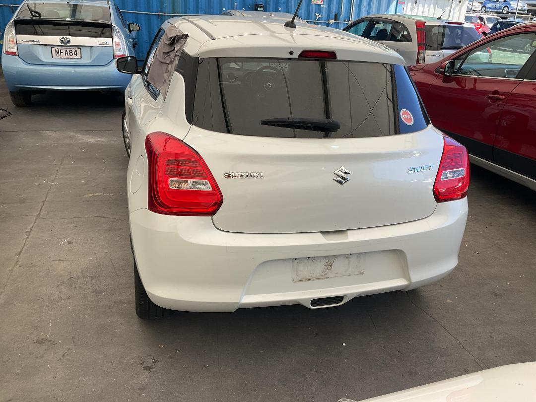 Photo '7' of Suzuki Swift GL