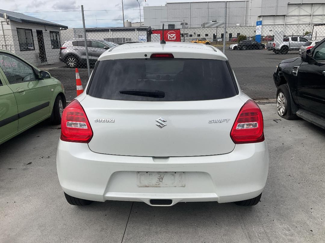 Photo '6' of Suzuki Swift GL