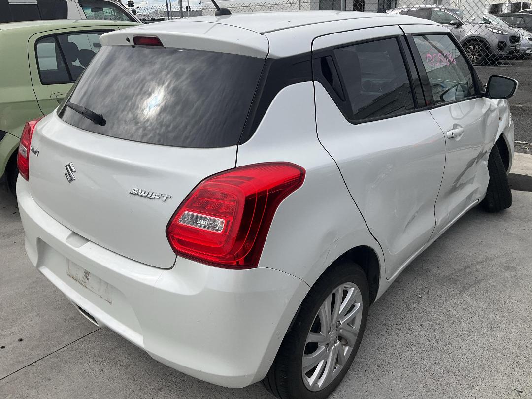 Photo '8' of Suzuki Swift GL