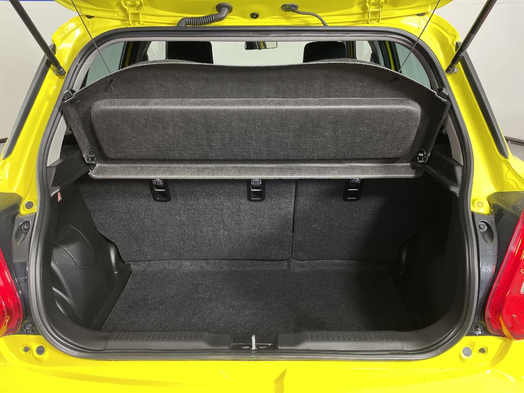 Photo '14' of Suzuki Swift