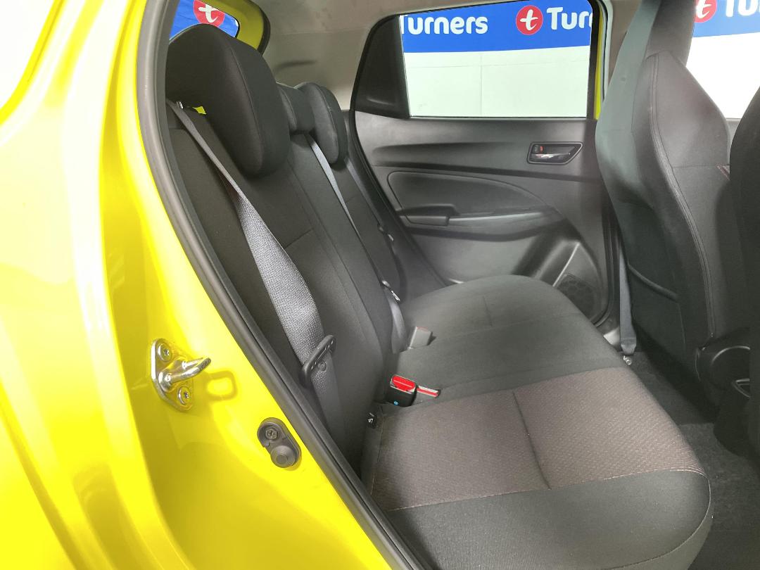 Photo '20' of Suzuki Swift