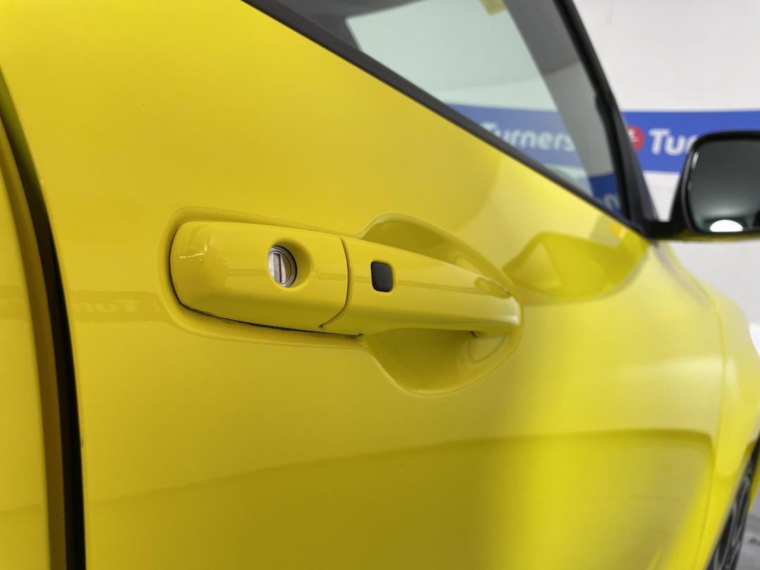 Photo '25' of Suzuki Swift