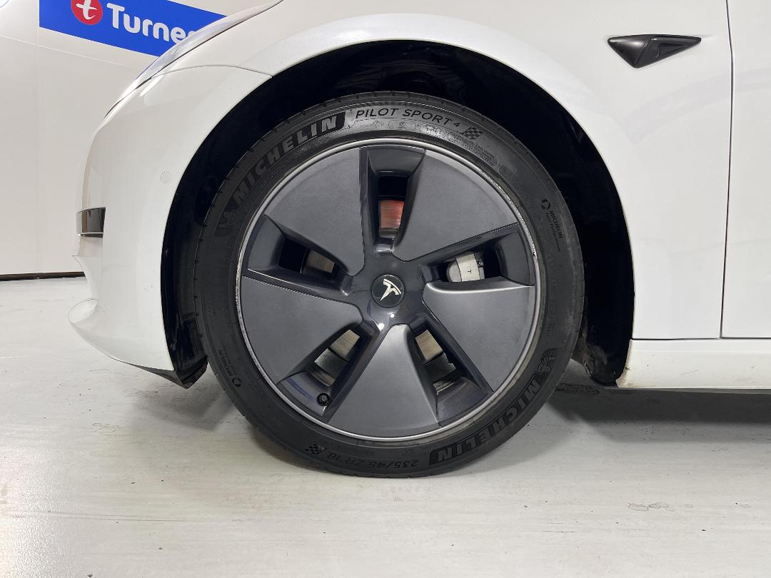 Photo '10' of Tesla Model 3